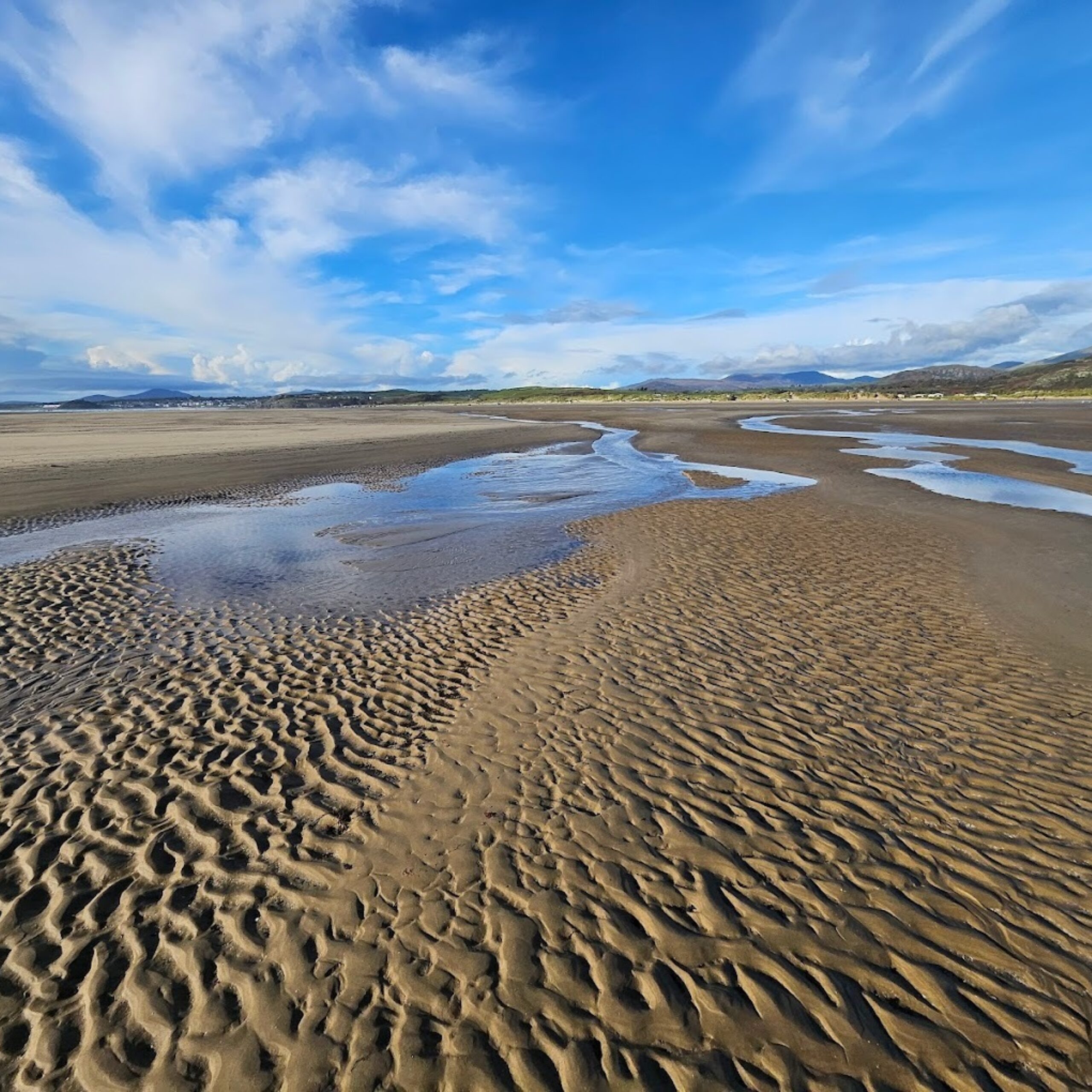 Beaches — Cae Du (EN)